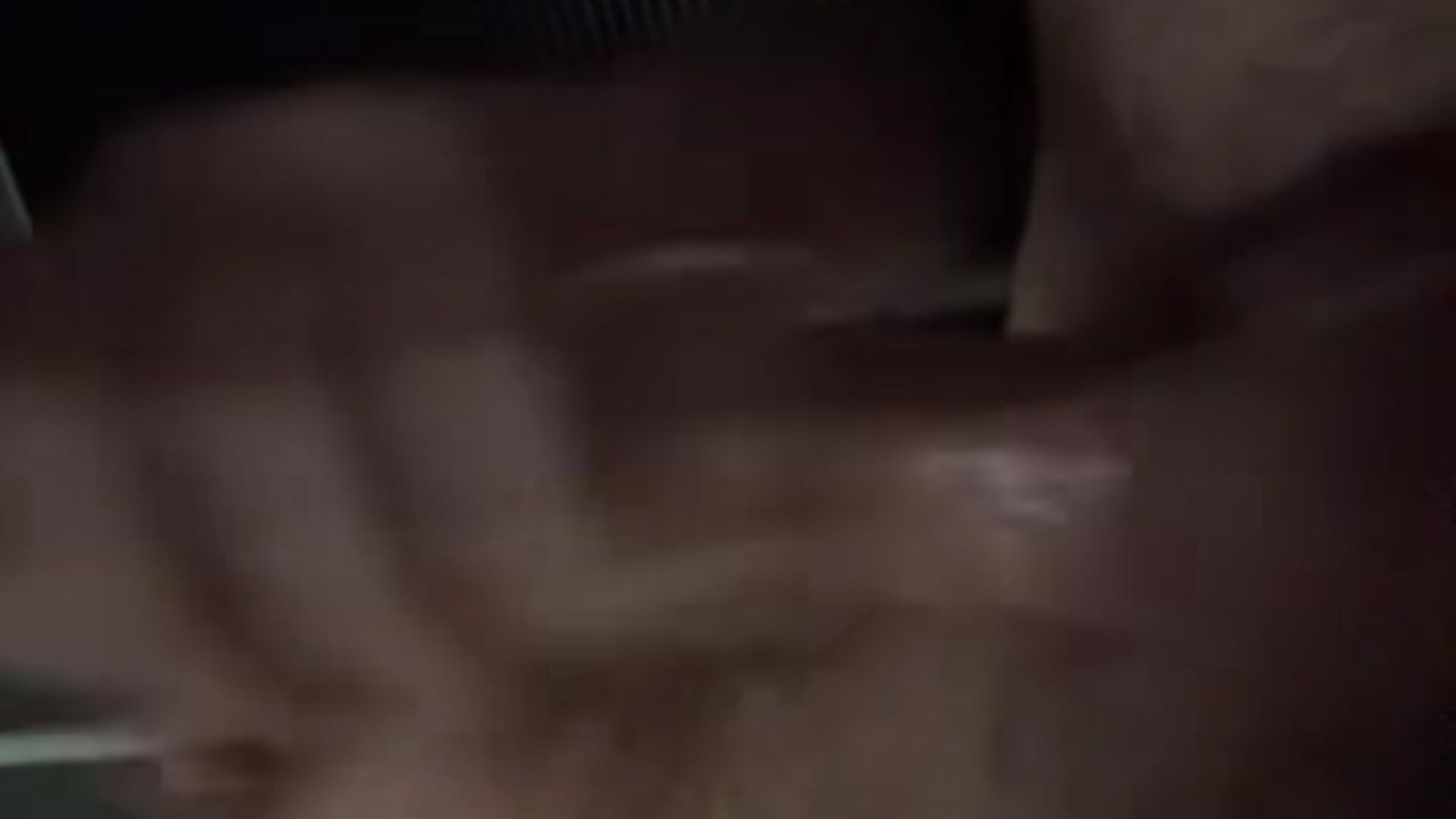 Je gemis comme un dinge en baisant ma vaginette assis – video modela na kameri Nao18c