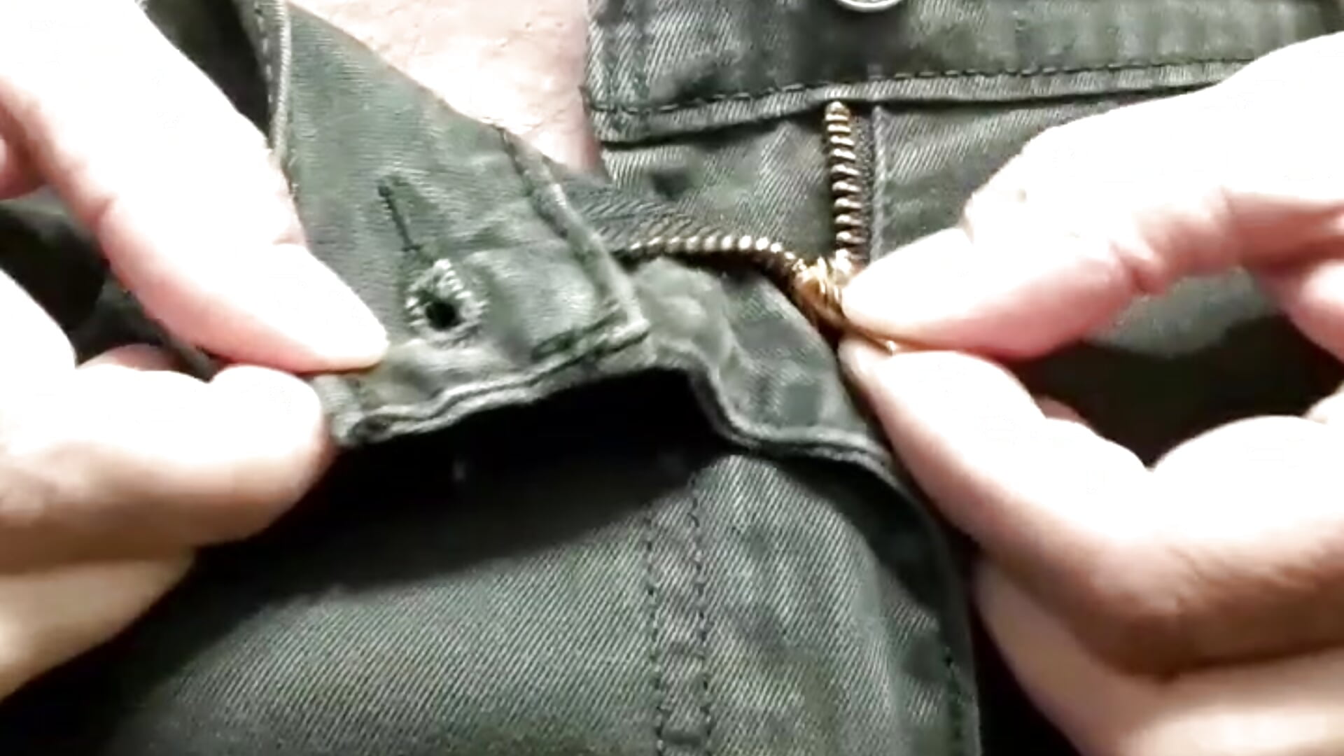 Unzipping - vídeo de la modelo de cam fireinside1963