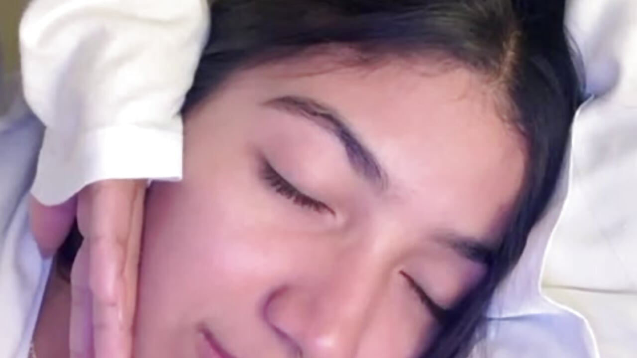 When I wake up - video by Isa_snow cam model