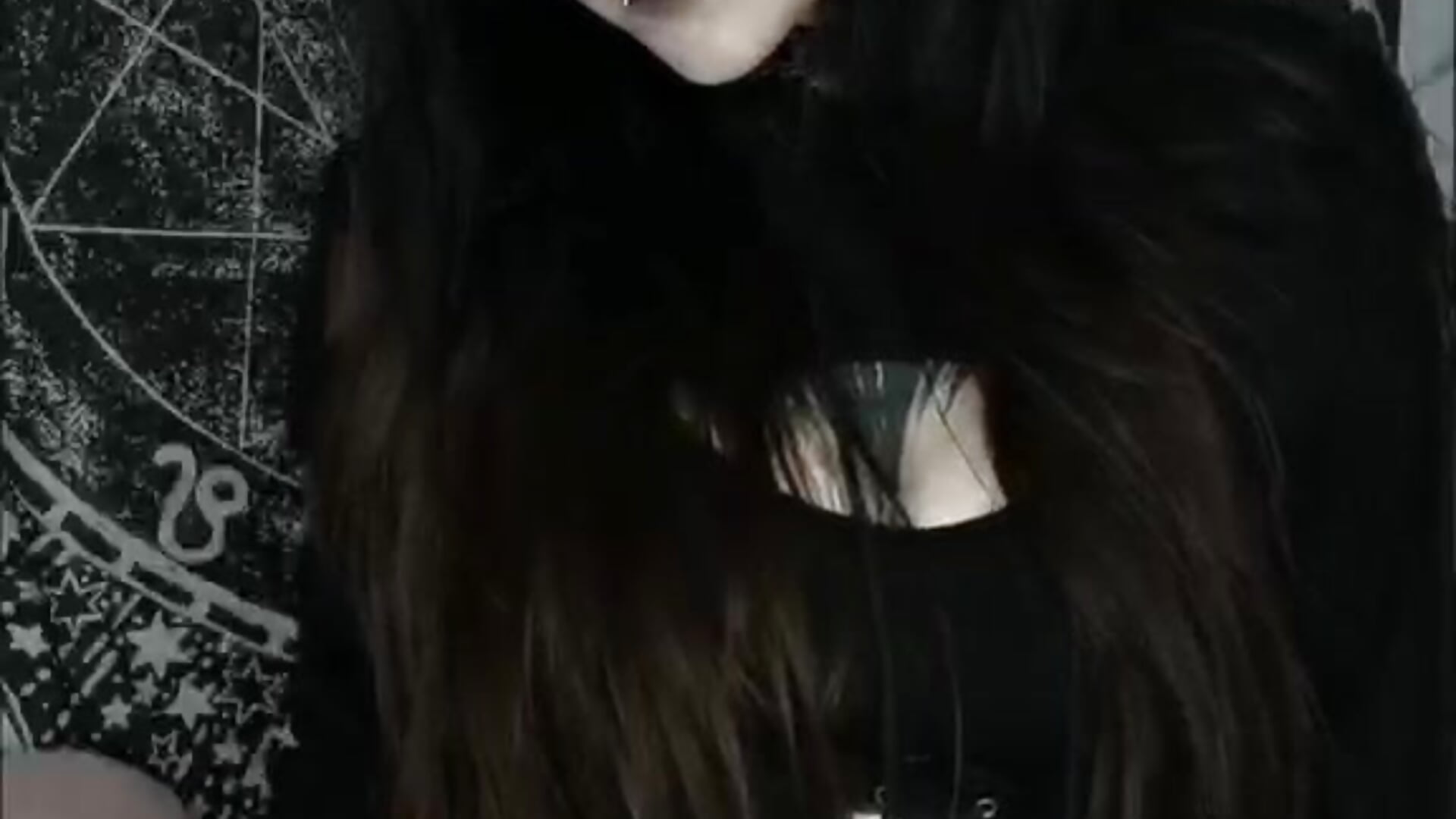 Trick or treat? 👻 - clip cu chloe_crystall_killer model videochat