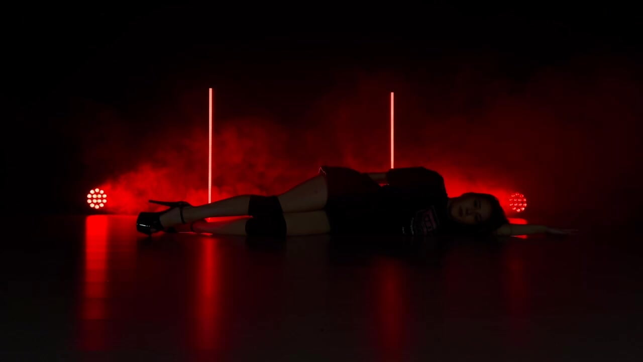 Sexy dance– SashaMeow kameramodell videója