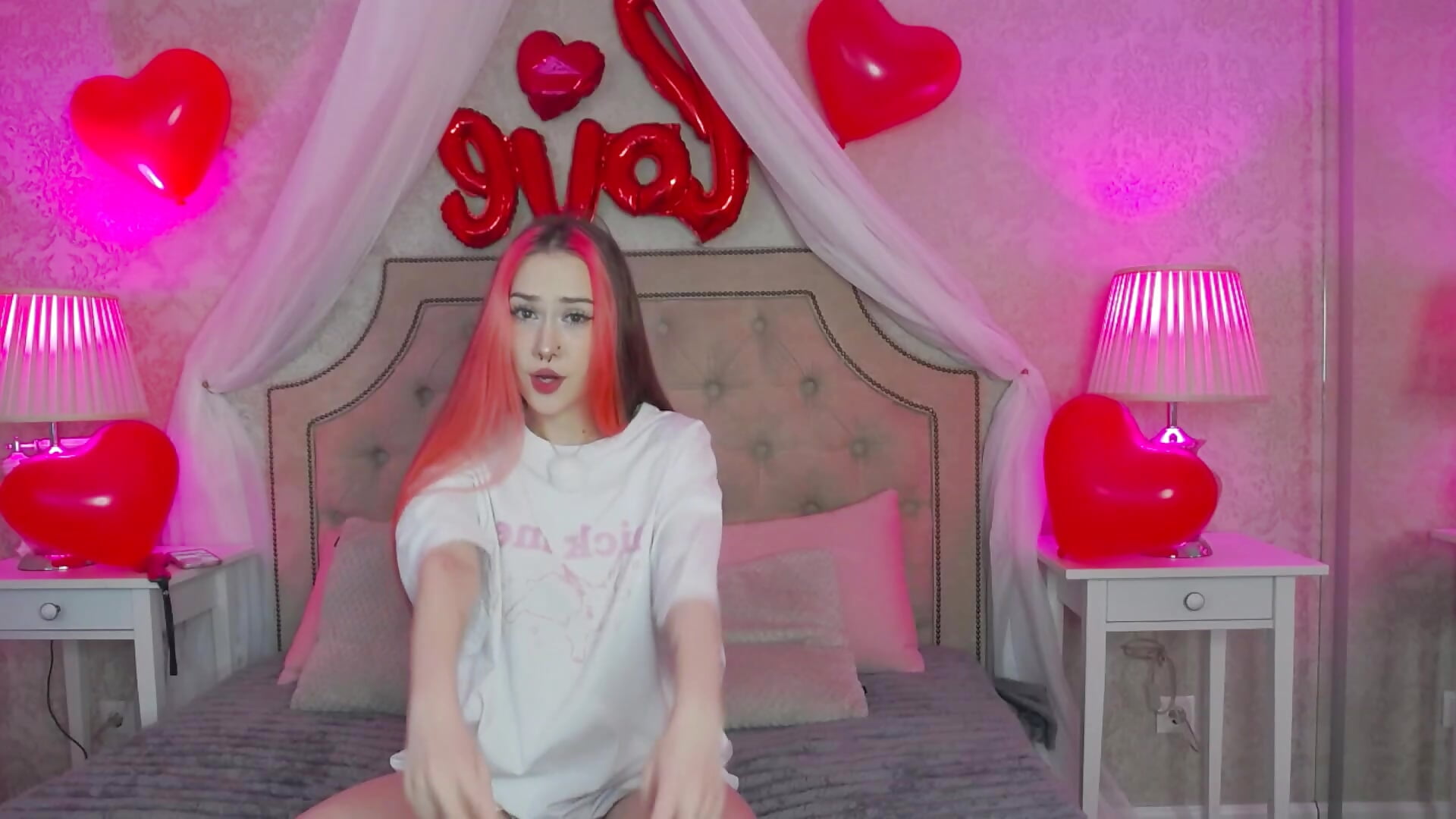 I'll be glad to see you on Valentine's Day! - video của người mẫu cam SashaMeow