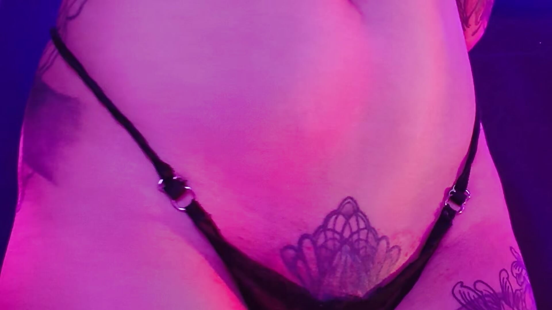 Dont forget me, swwety 🖤🔥🤤 - rousstattoo主播的视频