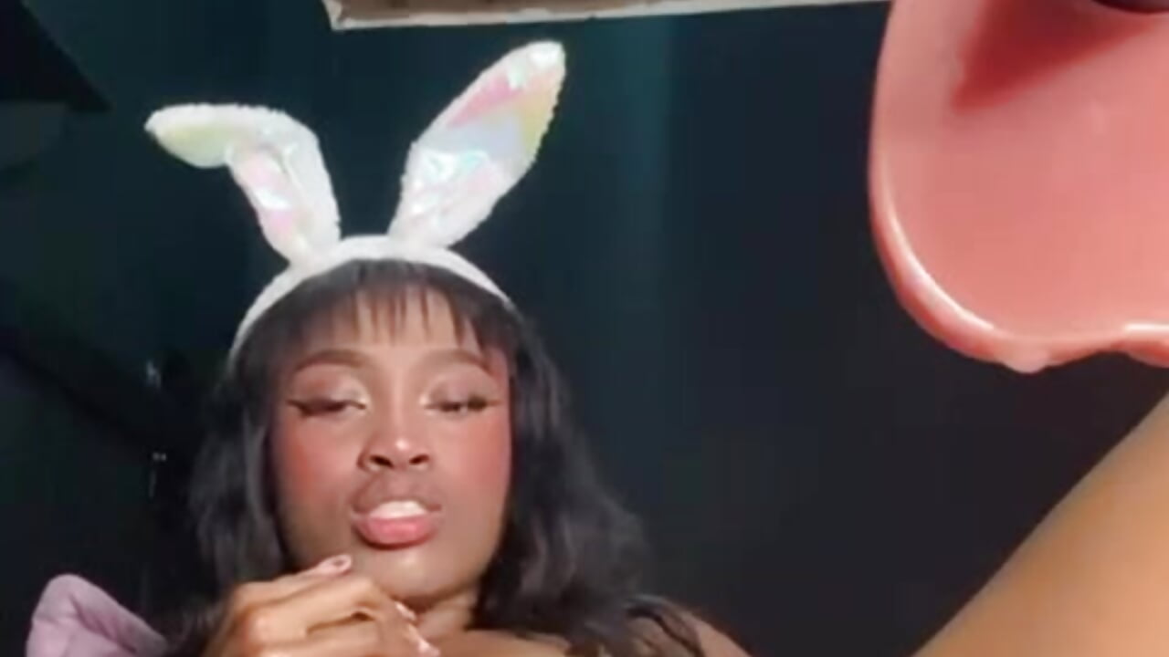 MASTURBATE MY WET PUSSY BABY