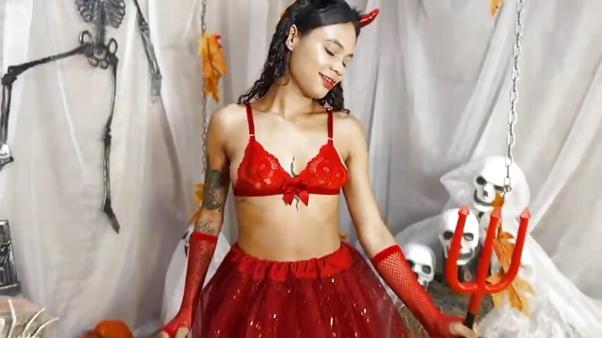 The Devil’s Kiss” 💫 - video by GysellHanson cam model