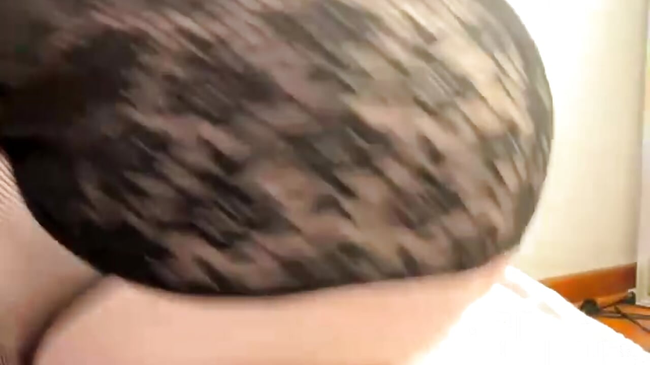 [11 Sep 15:16] Public Show - video av Luciouslouise72@xh cam model