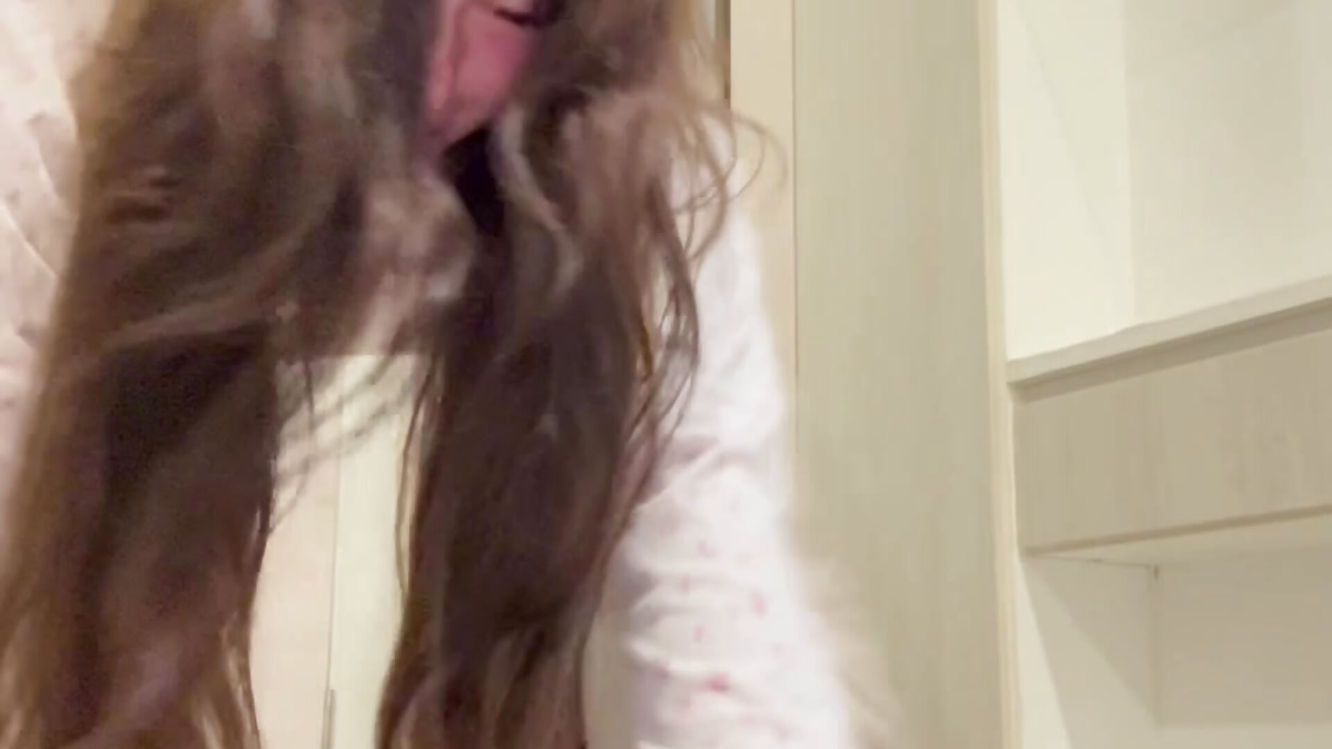 I’m crazy - video của người mẫu cam AdinaKan