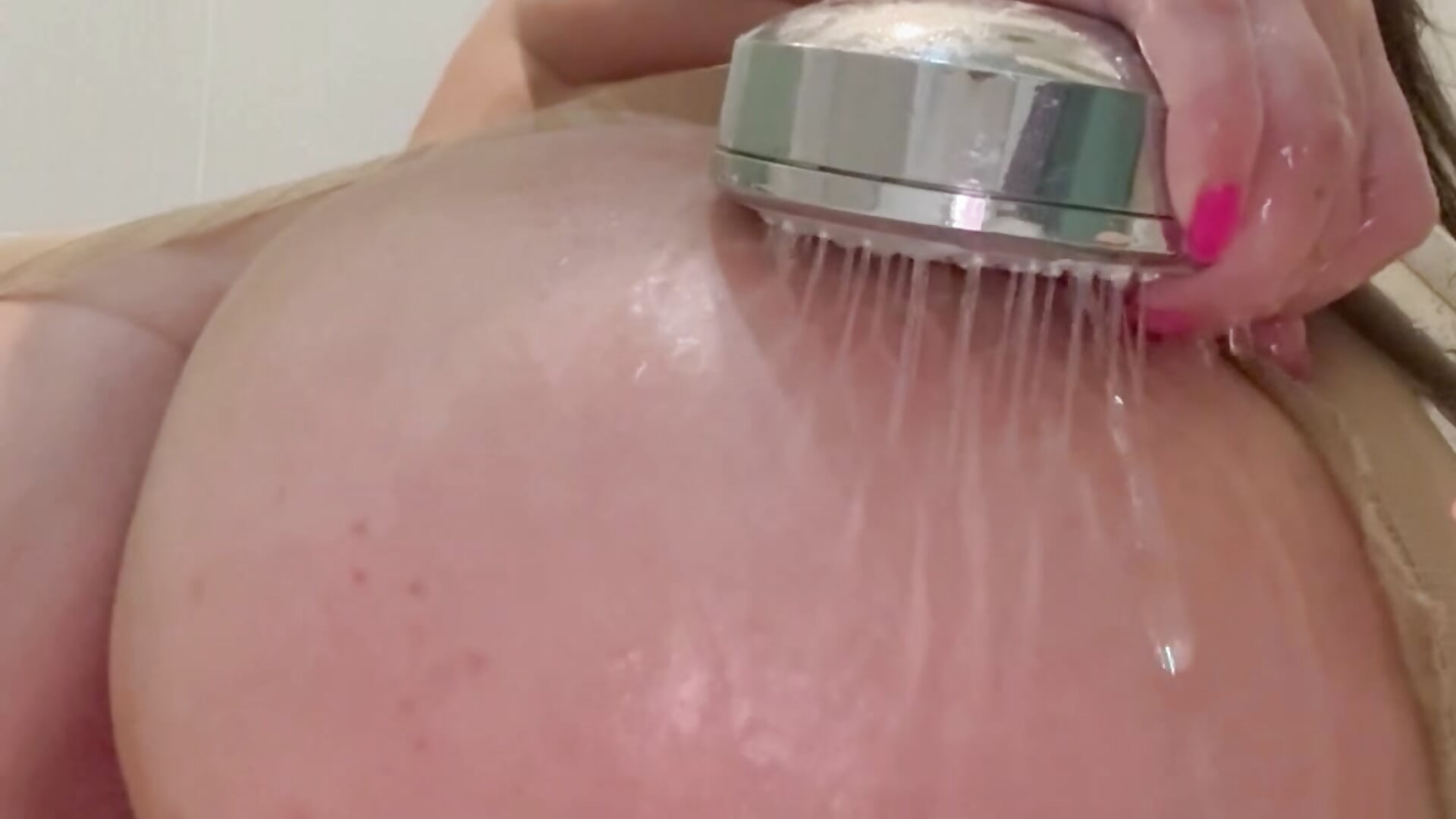 I’m in shower after sex with you💦 still horny , I’m shoked - video của người mẫu cam AdinaKan
