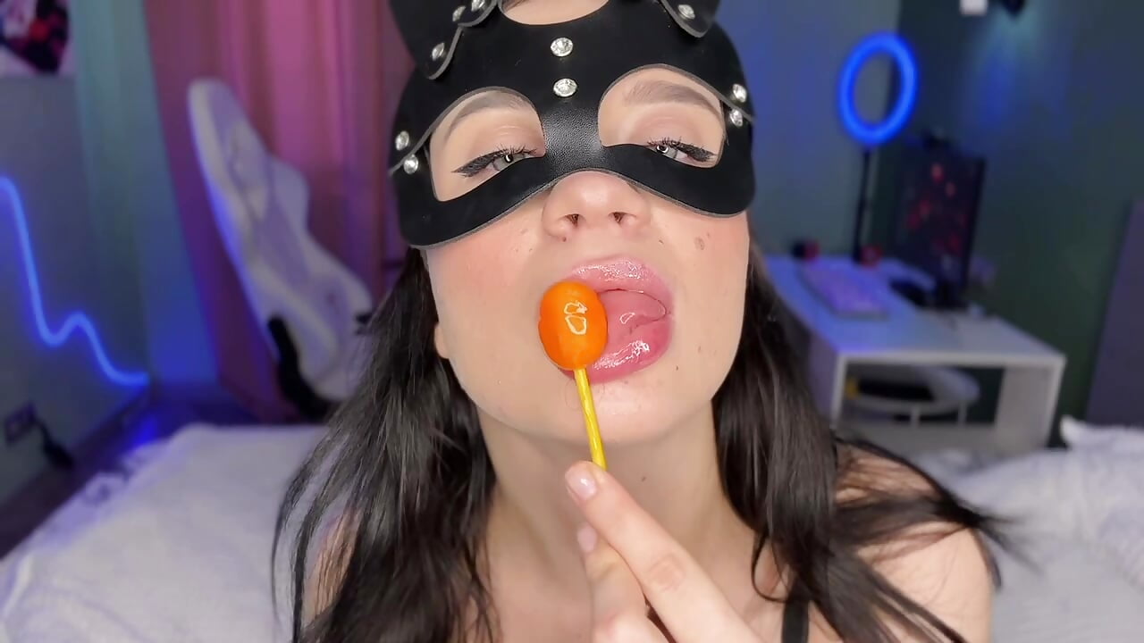 sucking lolipop