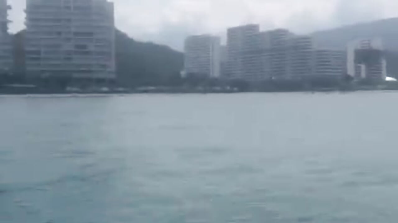 Learning to drive aquatic motorcycle💦
