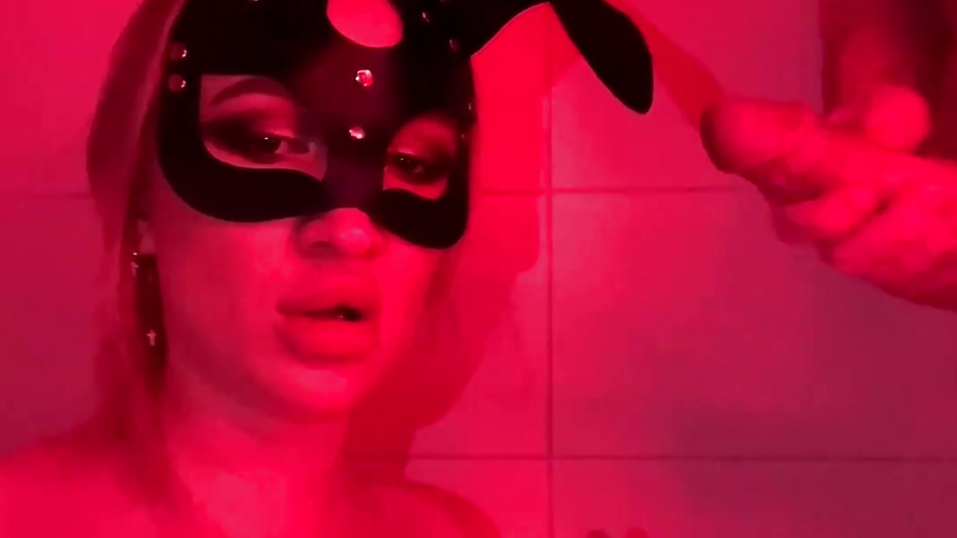 Pranks in the shower of Sofia and Mike - 視頻由 Sin_city_ 主播提供