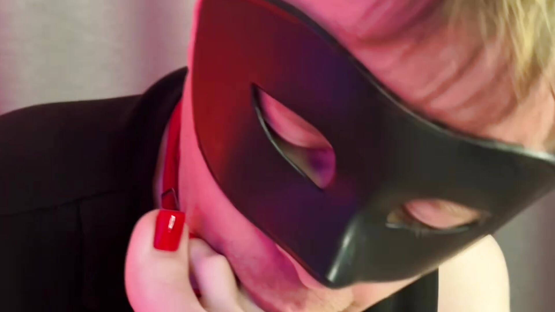 Licking Sophie's Feet, Close Angle - 視頻由 Sin_city_ 主播提供