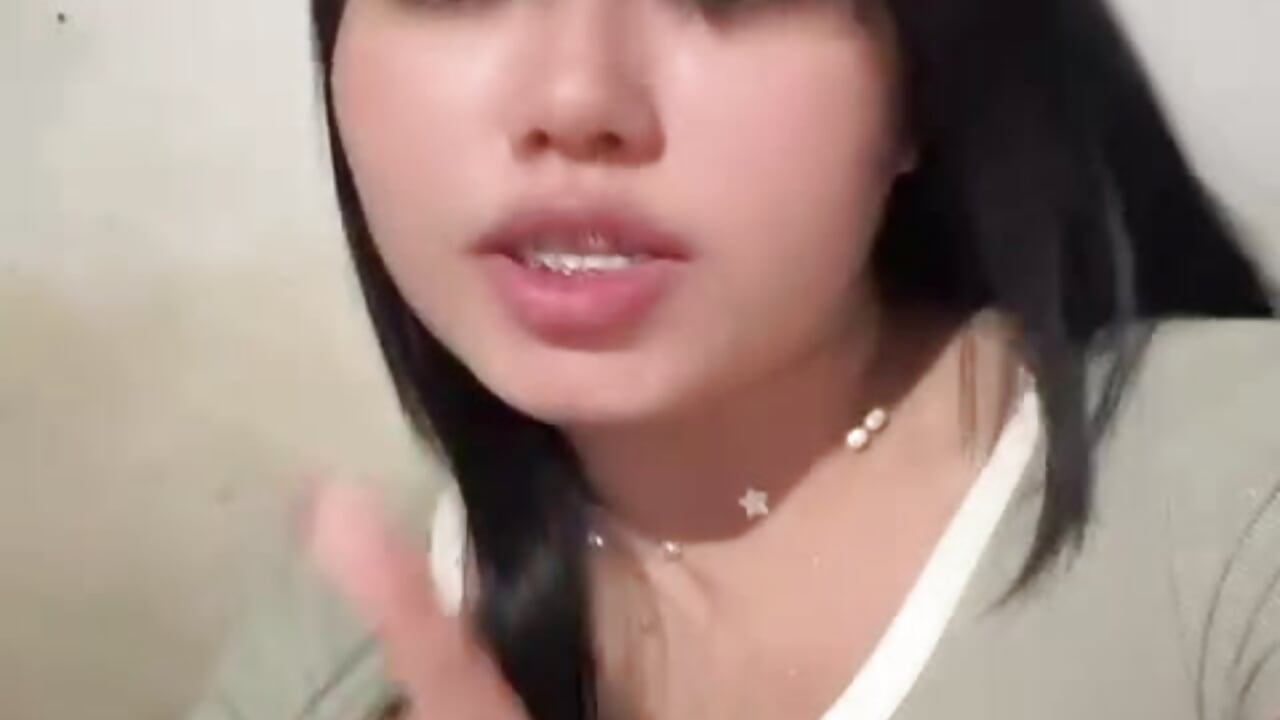 Slow Moves, Dangerous Vibes - video by Geabloom cam model