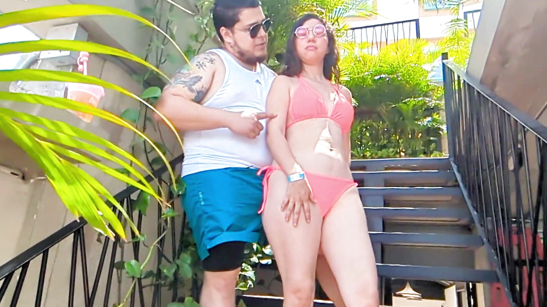 pool, hot and fun! - video by julietta_max cam model