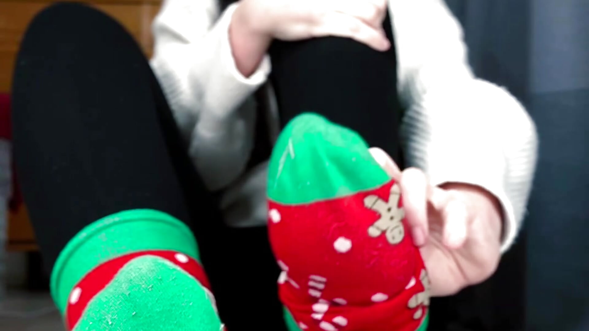 socks off - video by mistress_vi cam model