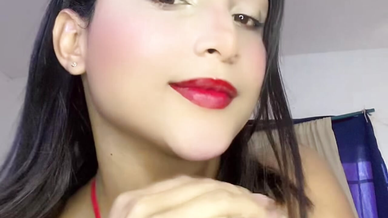 mmm - วิดีโอโดย Miss_noah18 โมเดลแคม