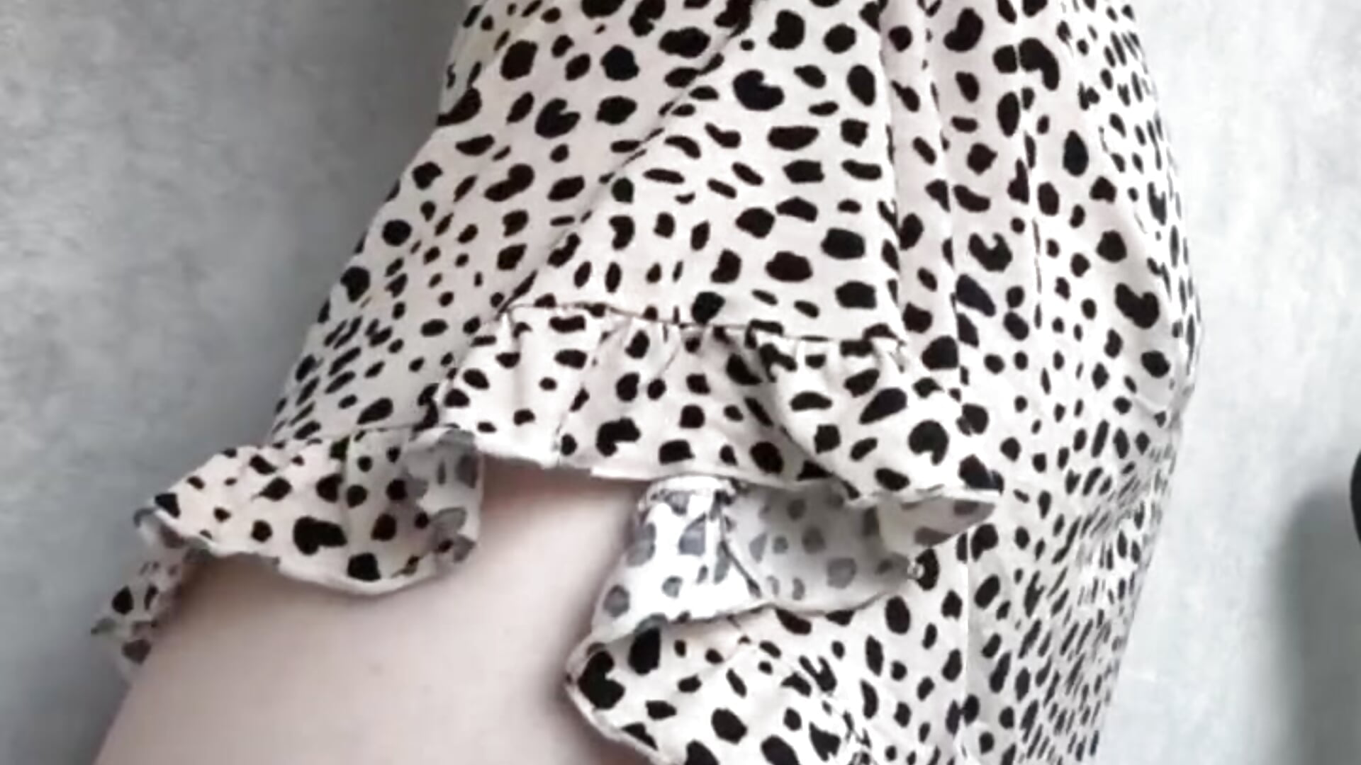 leopard thighs - video by ElizabethHarpper cam model
