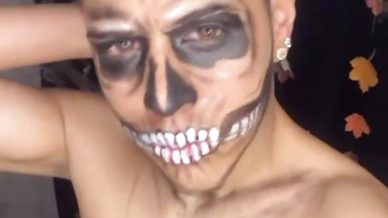 “Halloween brings out my most dangerous side 🕷️”💦🥵 - video by Angel_Khouri cam model