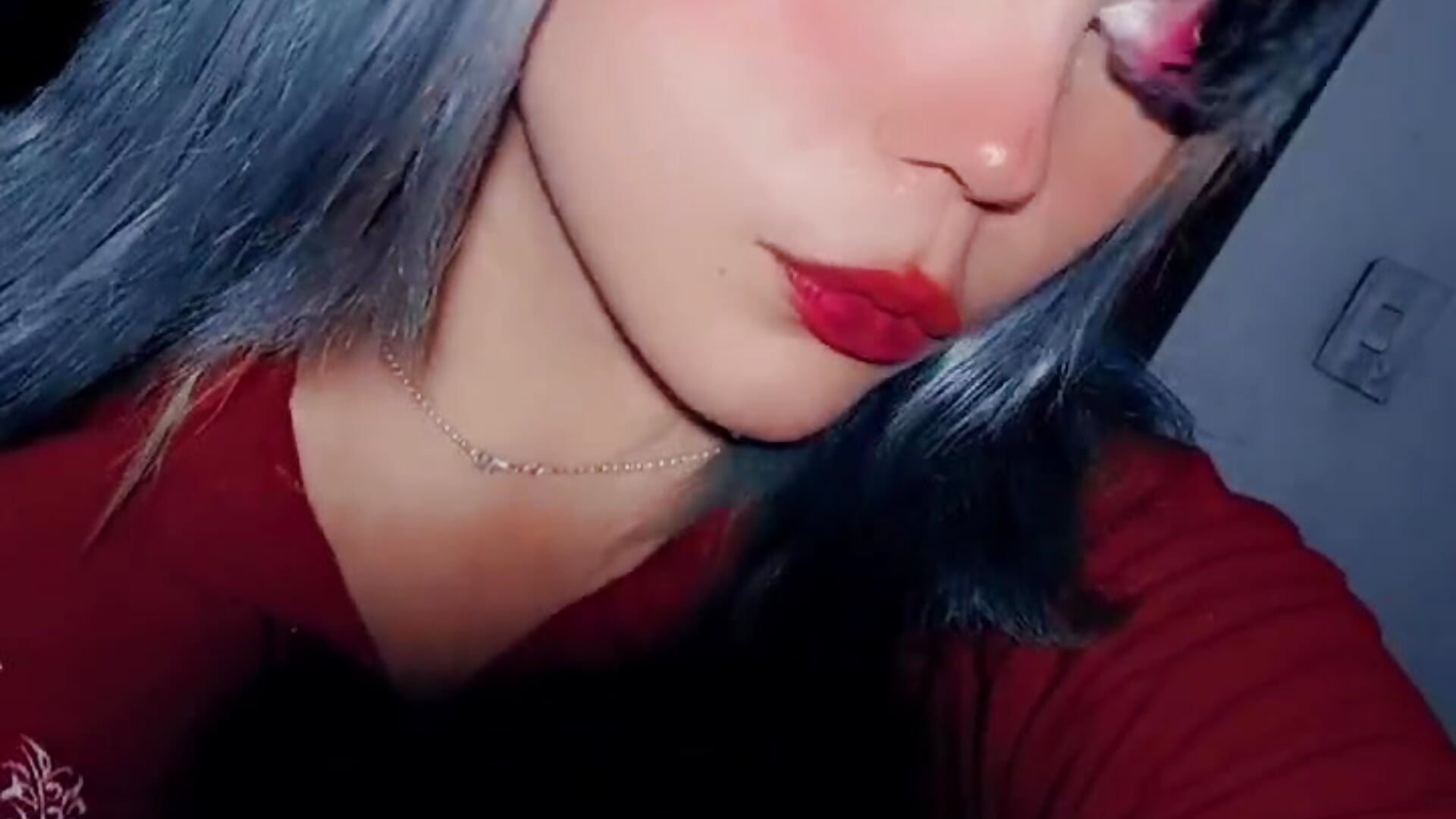 Do you like my makeup? 💖🍒