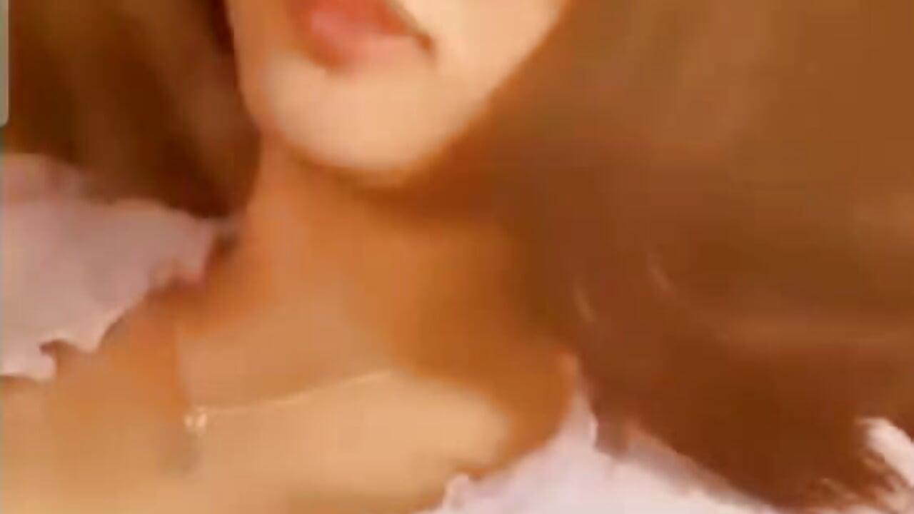 sexy - video by michell_petty01 cam model