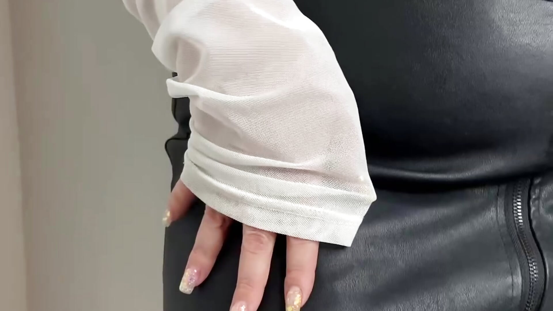 do u enjoy that lil tease? - clip cu GloriaBates model videochat