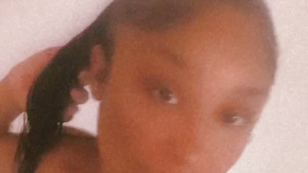 e9a4ea878a964eedae4576467c0e4221 - video by HoneyBarbie cam model