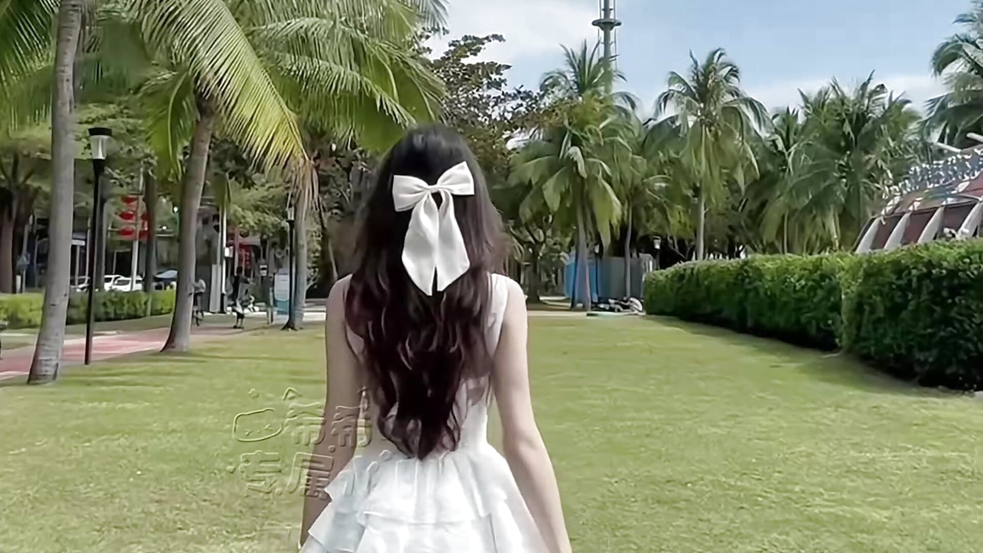 她留给你的是背影 - video by xixibaby- cam model