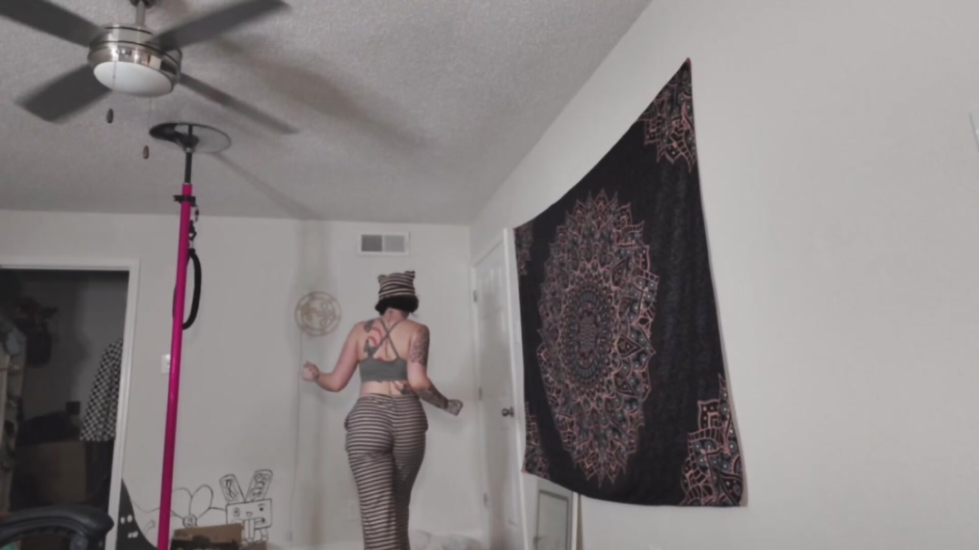 In my room vibing – видео вебкам-модели ParkerGYATT