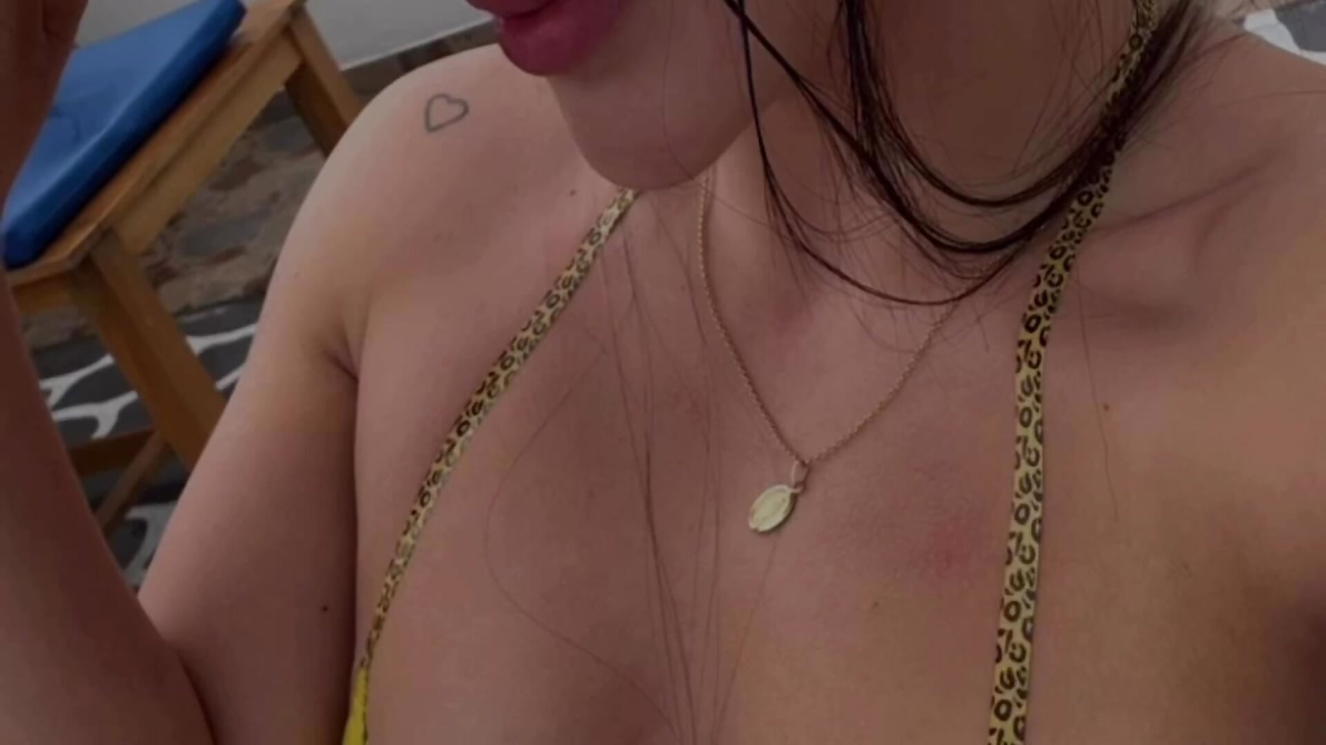 Come and tan with me 🥵 - video by antonellaa_hanks cam model