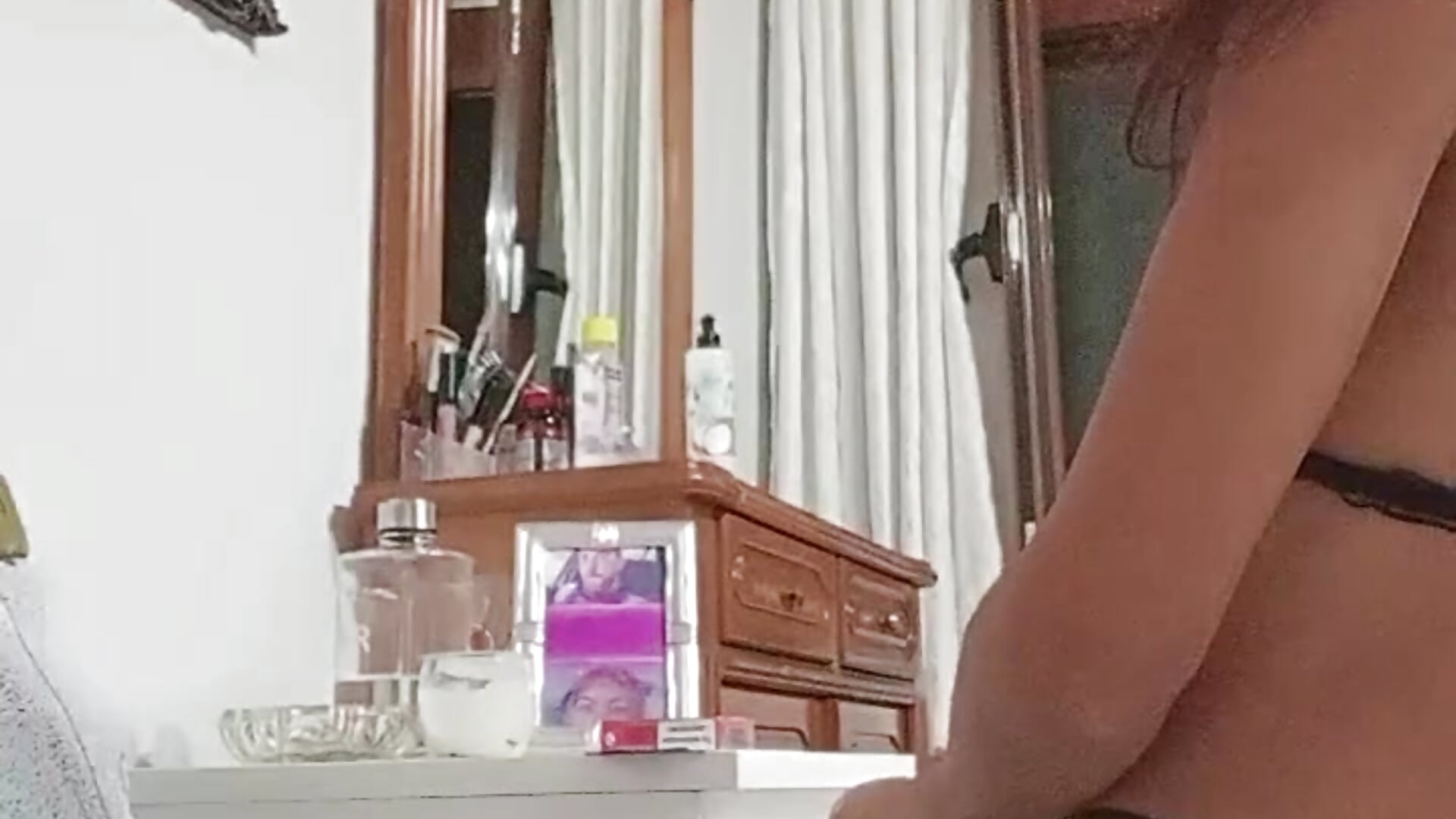 1762674158446-filter_apply - video av EMILY2611 cam model