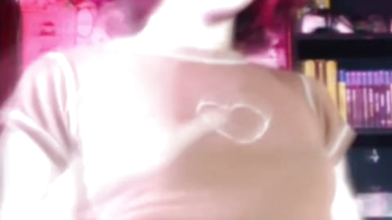 ✌️🌸 - video by NickiYoung cam model