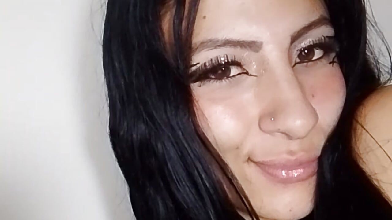 Face sweet✨ - video by Anniee_x cam model