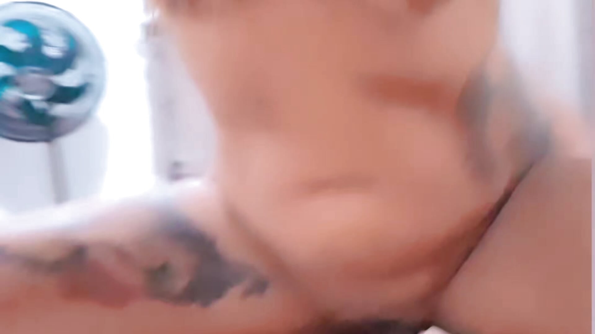 Sentada gostosa no novinho! – video od webkamerové modelky Gabi_Marquez