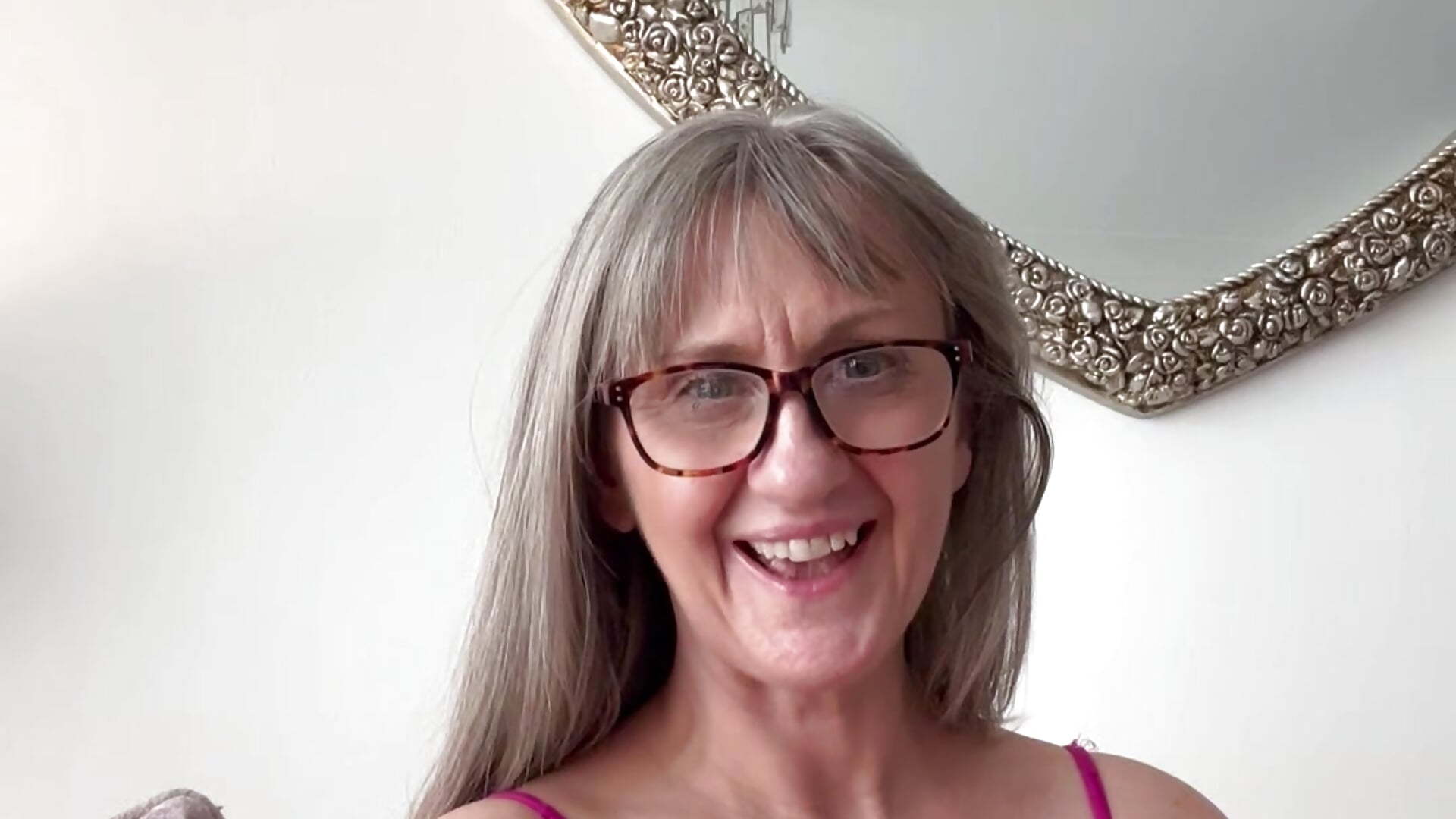 Hello 💖😘 xxx - video by LILY-UK-MILF cam model