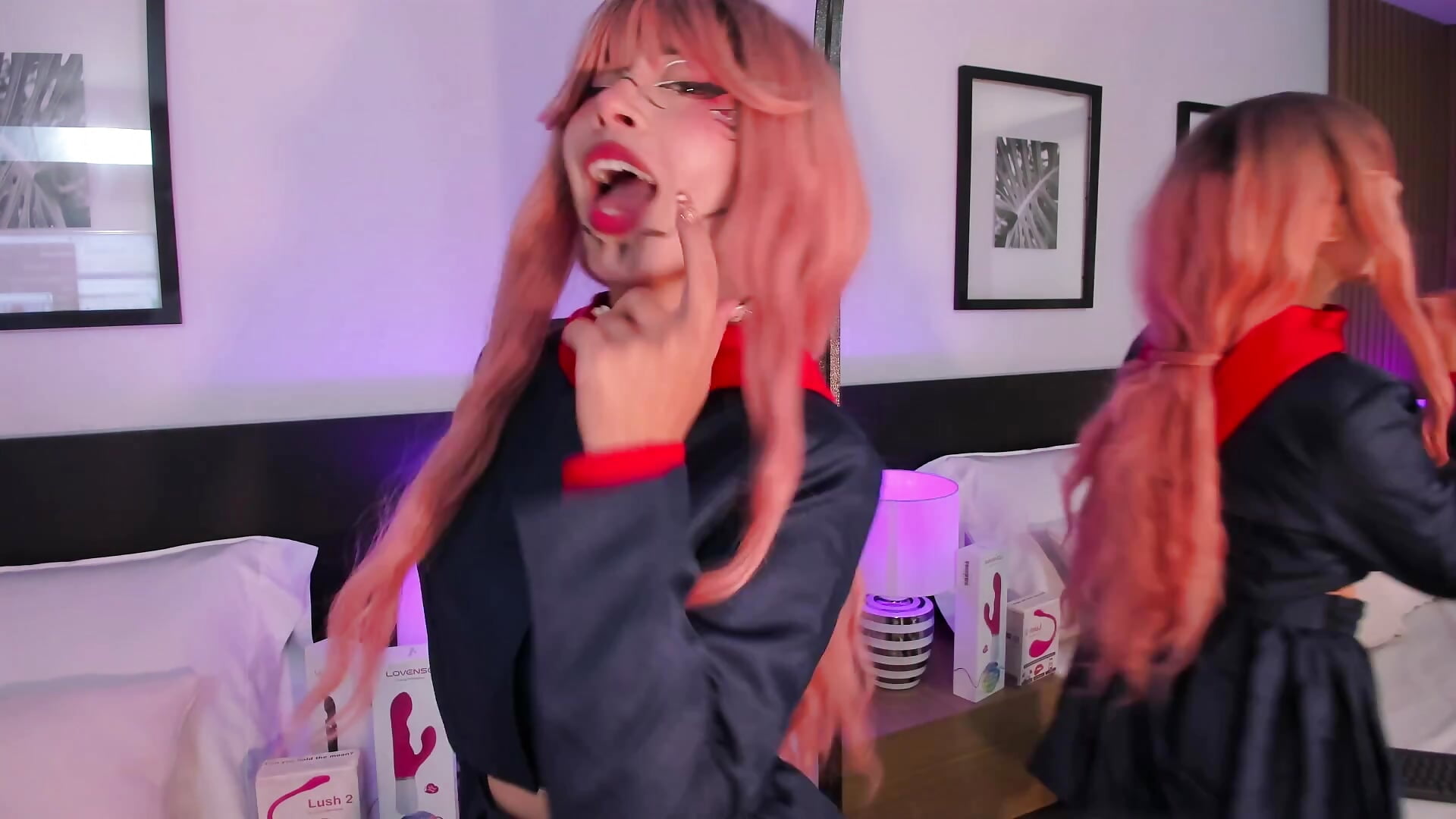 she likes me– vi_anaya kameramodell videója