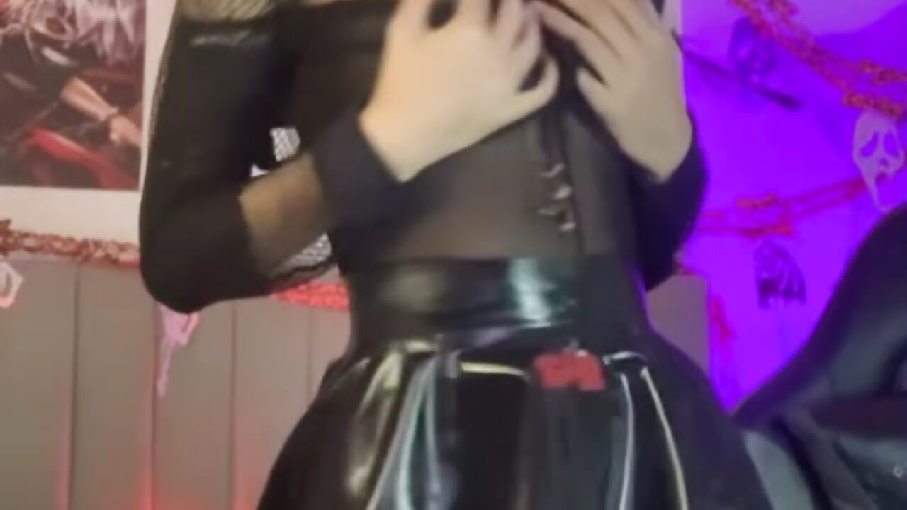 LATEX SKIRT FOR U SLUT - video od modelky/modela mistress__lilith