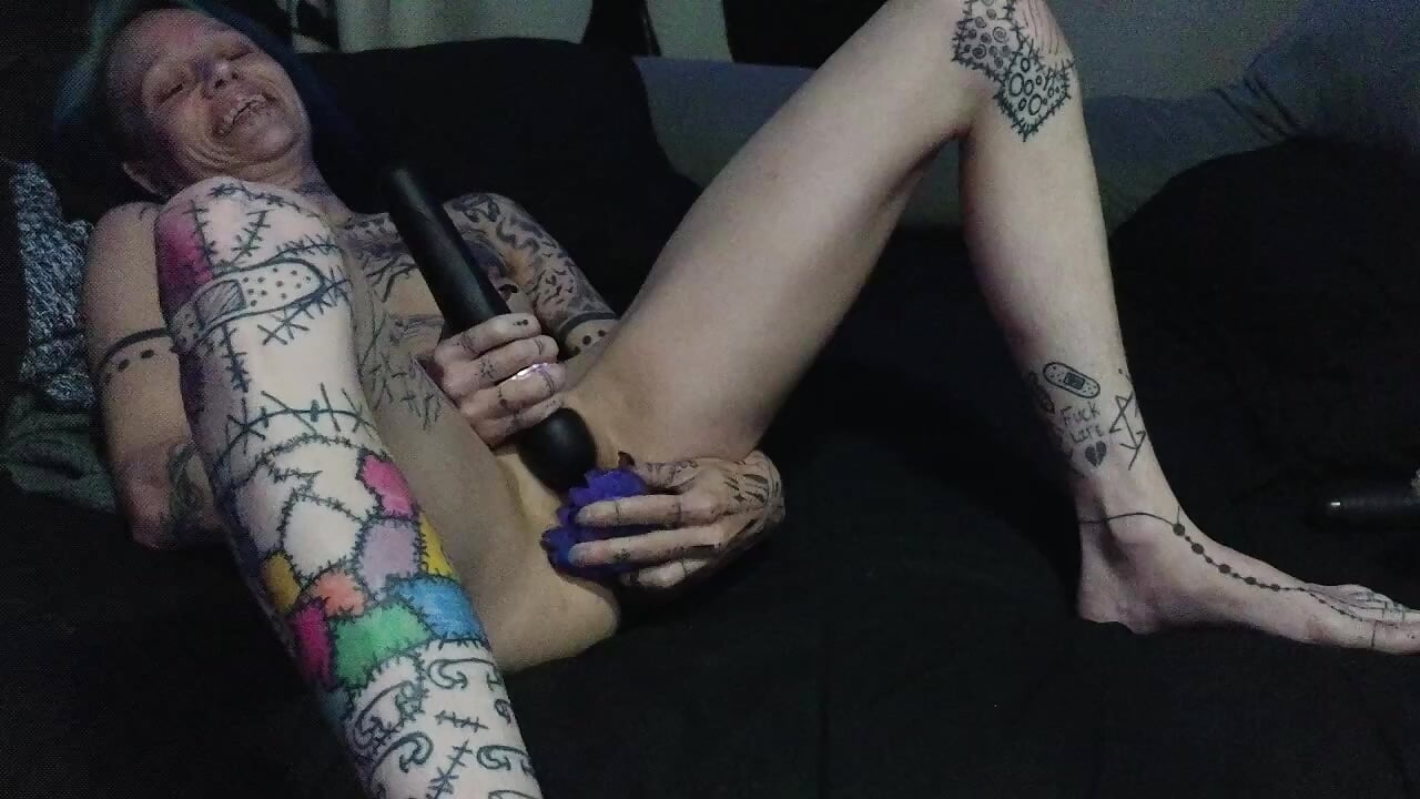 cum show with a dildo - video by ToxiChaos cam model