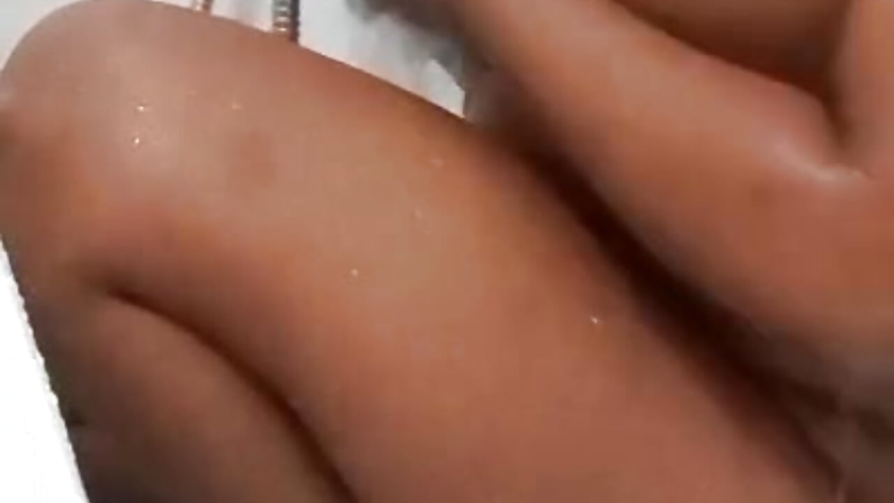 Peaky shower time🔥🔥🔥❤️😋 - video by Elegant-HOT-miss cam model