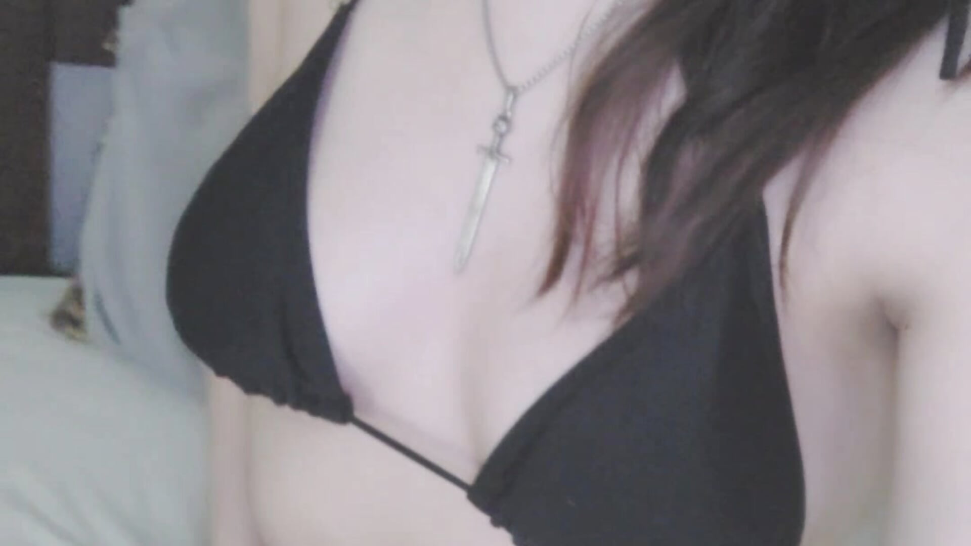 Chica alt muestra las tetas 🫦 - video di Artemis-aegis modella di cam