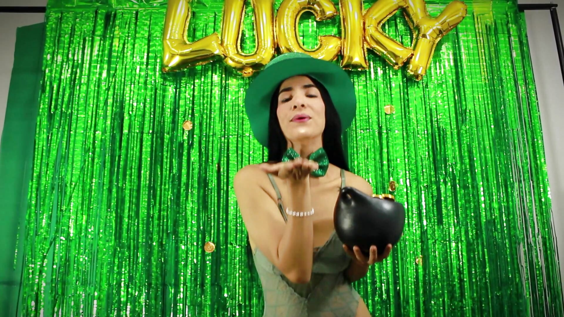 Happy Day San Patrick💚💰🔥 - video by FLEURGRECO cam model