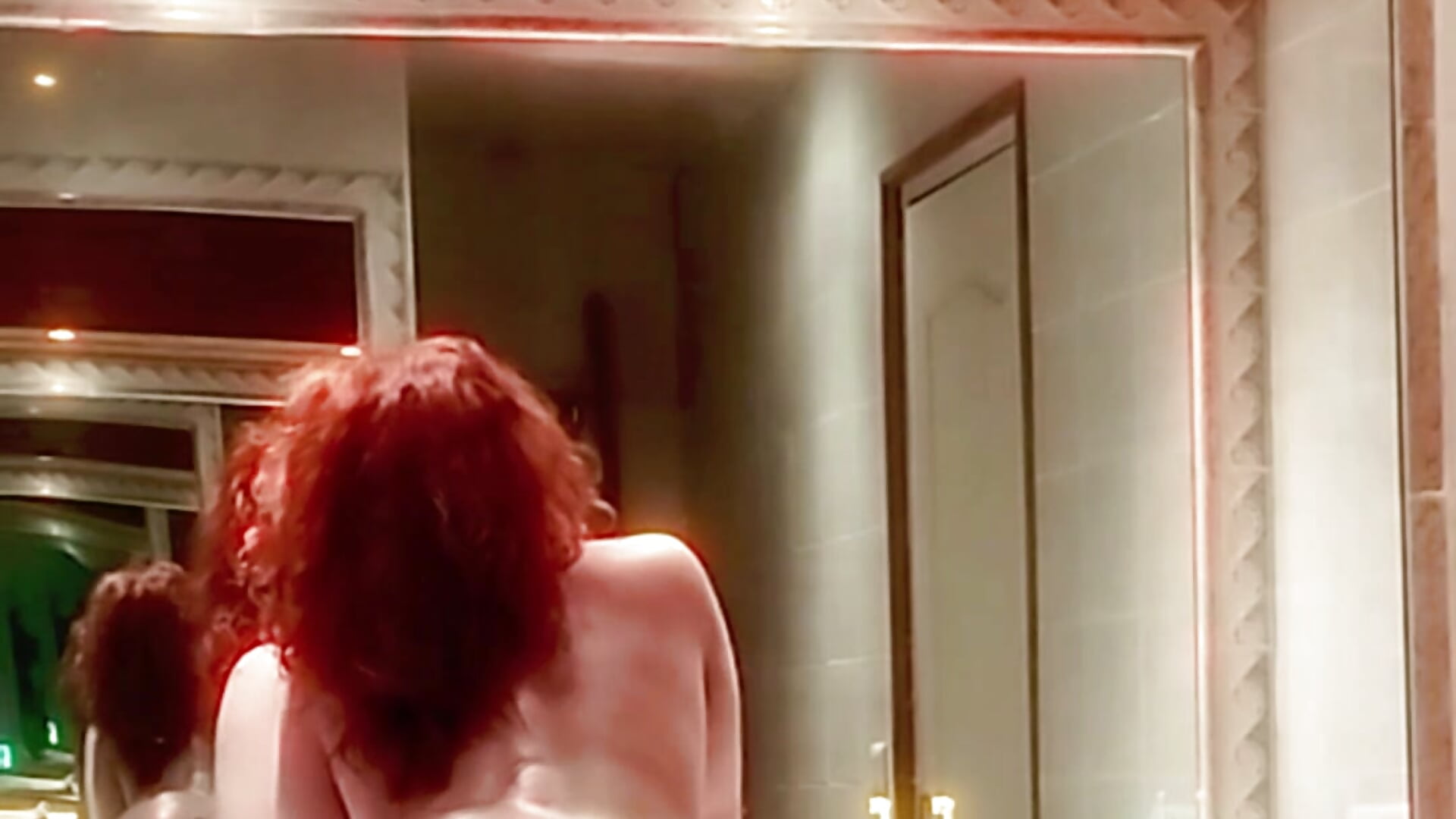 Bathroom fun– RawMiss kameramodell videója