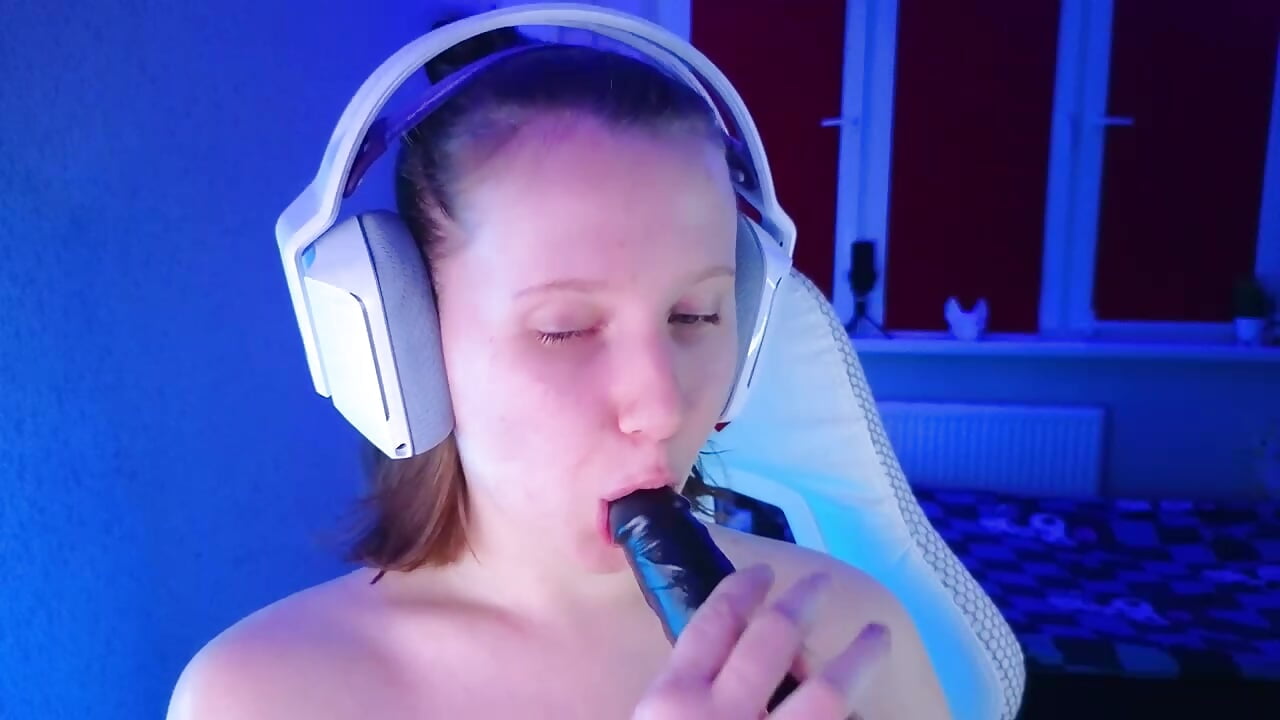 Spy Show-Fuck, suck, drool, dildo, after pussy-licking 🖤 - video by mon_lola cam model