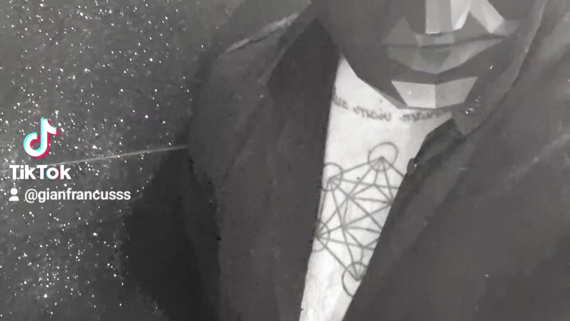 Mascherato sexy - clip cu alegian model videochat