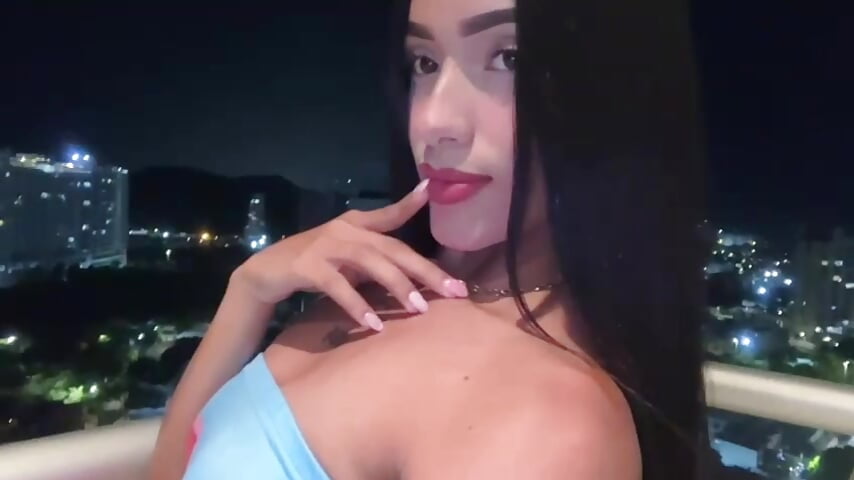 Te gusta como me veo? - video by Alessia_ht cam model