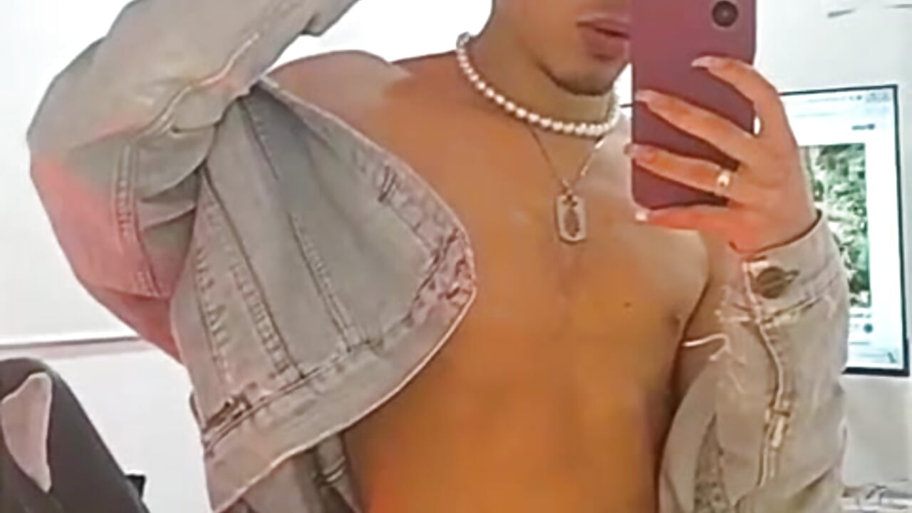 Mmmm - vidéo du modèle de showcams Axel_tay