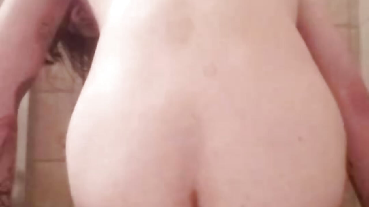 Using tentacle to prove the booty edible for her