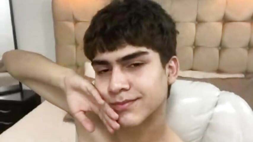 Kiss for you - video by Tommy18__ cam model