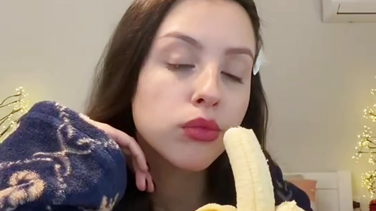 eating banana