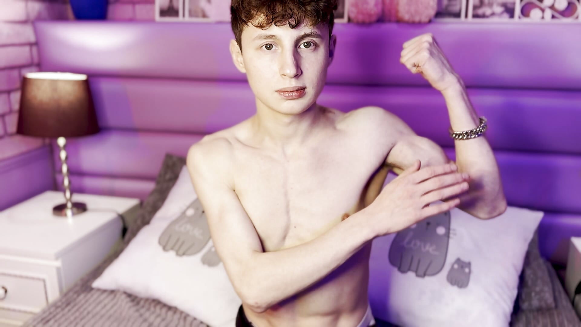 Sexy twink xoxo