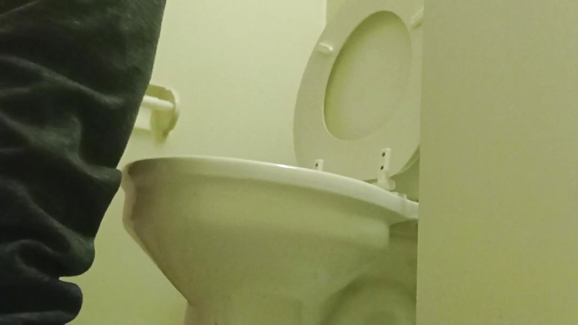 Just an innocent video. For my urinenation .. aa per request